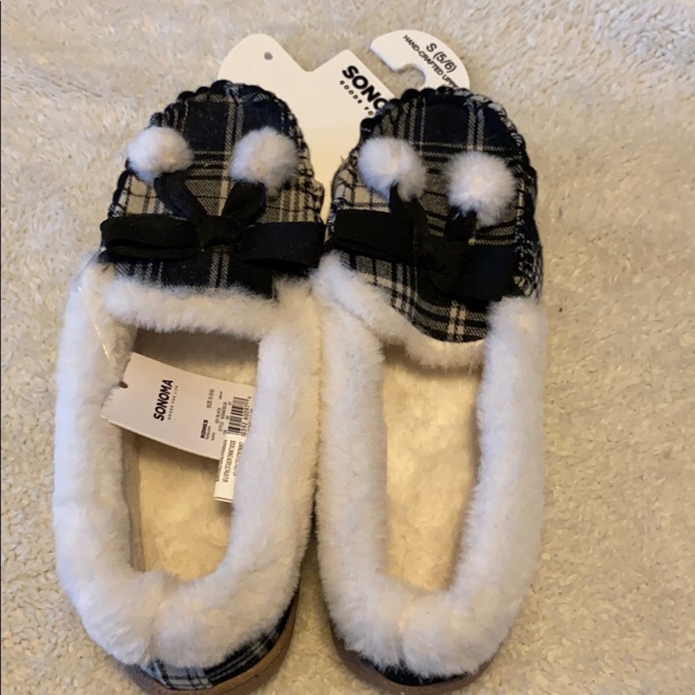 Black and white plaid slippers